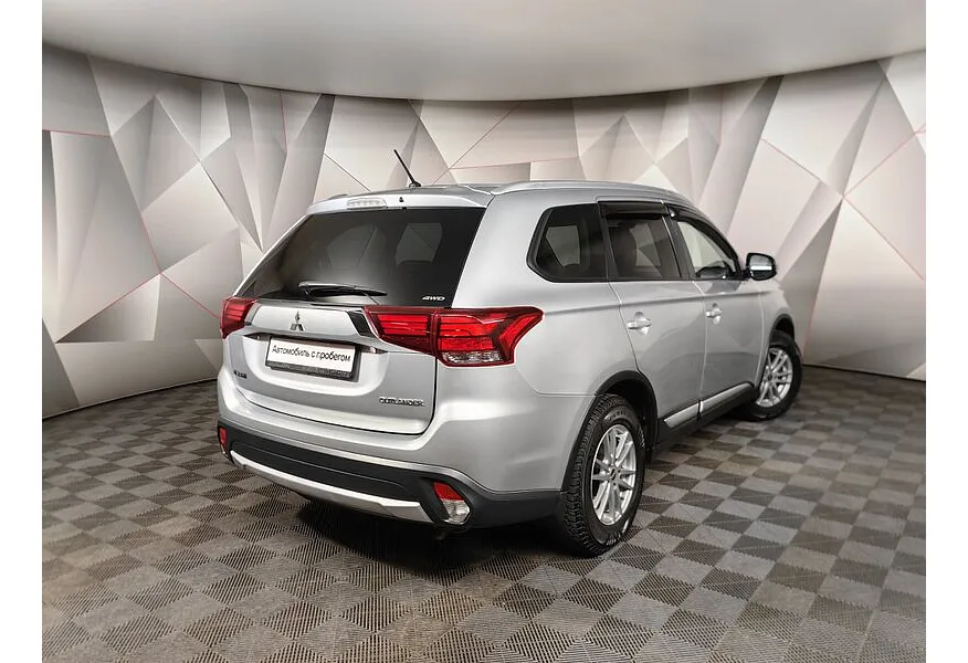 Mitsubishi Outlander 2.0 CVT 4WD (146 л.с.) Серебристый в АВИЛОН. Слайд №2