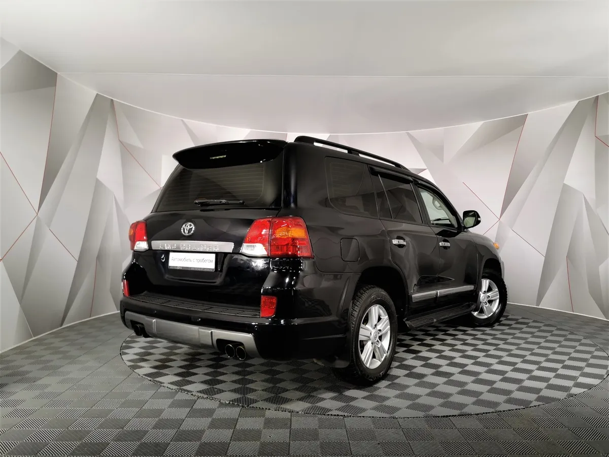 Toyota Land Cruiser 4.5 Twin-Turbo D AT 4WD (5 мест) (235 л.с.) Престиж Черный в АВИЛОН. Слайд №2