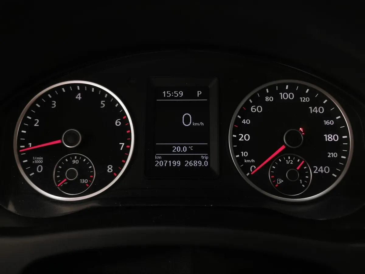Volkswagen Tiguan 2.0 TSI 4Motion AT (170 л.с.) Sport&Style Серебристый в АВИЛОН. Слайд №17
