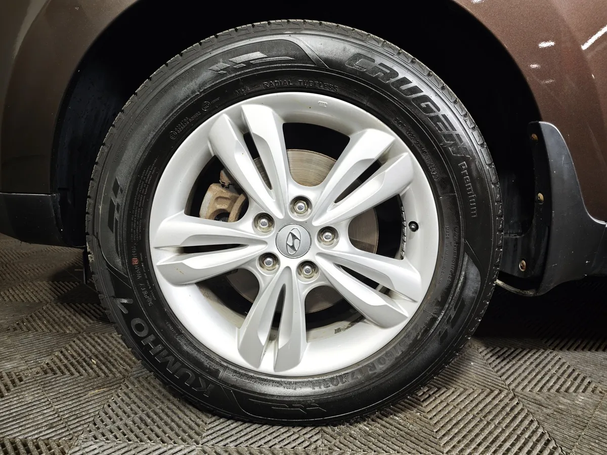 Hyundai ix35 2.0 MT 2WD (150 л.с.) Classic Коричневый в АВИЛОН. Слайд №9
