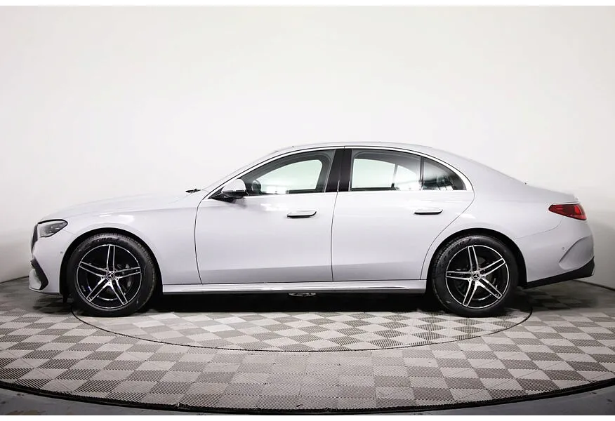 Mercedes-Benz E-Класс E 300 4MATIC (258 л.с.) Серый в АВИЛОН. Слайд №2
