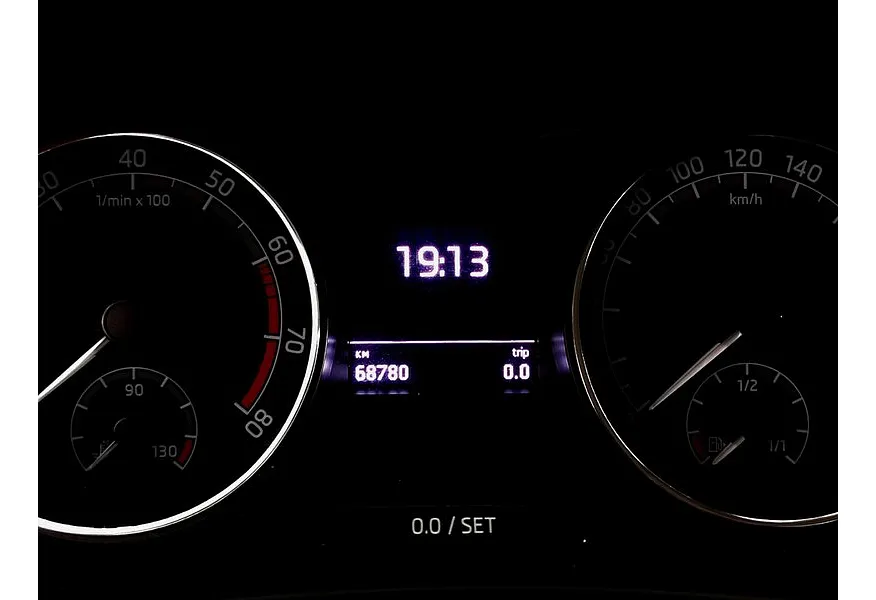 Skoda Rapid 1.6 MT (90 л.с.) Белый в АВИЛОН. Слайд №18