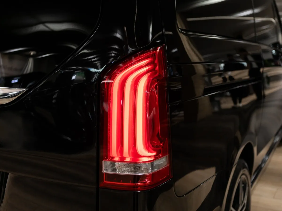 Mercedes-Benz V-Класс V 250 d AT L2 4x4 (190 л.с.) Exclusive Черный в АВИЛОН. Слайд №11
