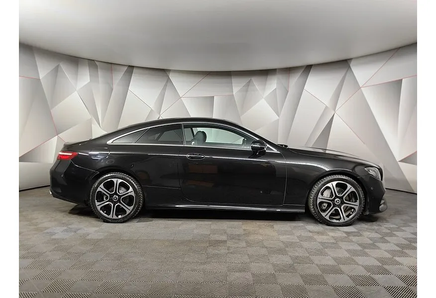 Mercedes-Benz E-Класс E 200 4MATIC G-TRONIC (184 л.с.) Sport Черный в АВИЛОН. Слайд №6