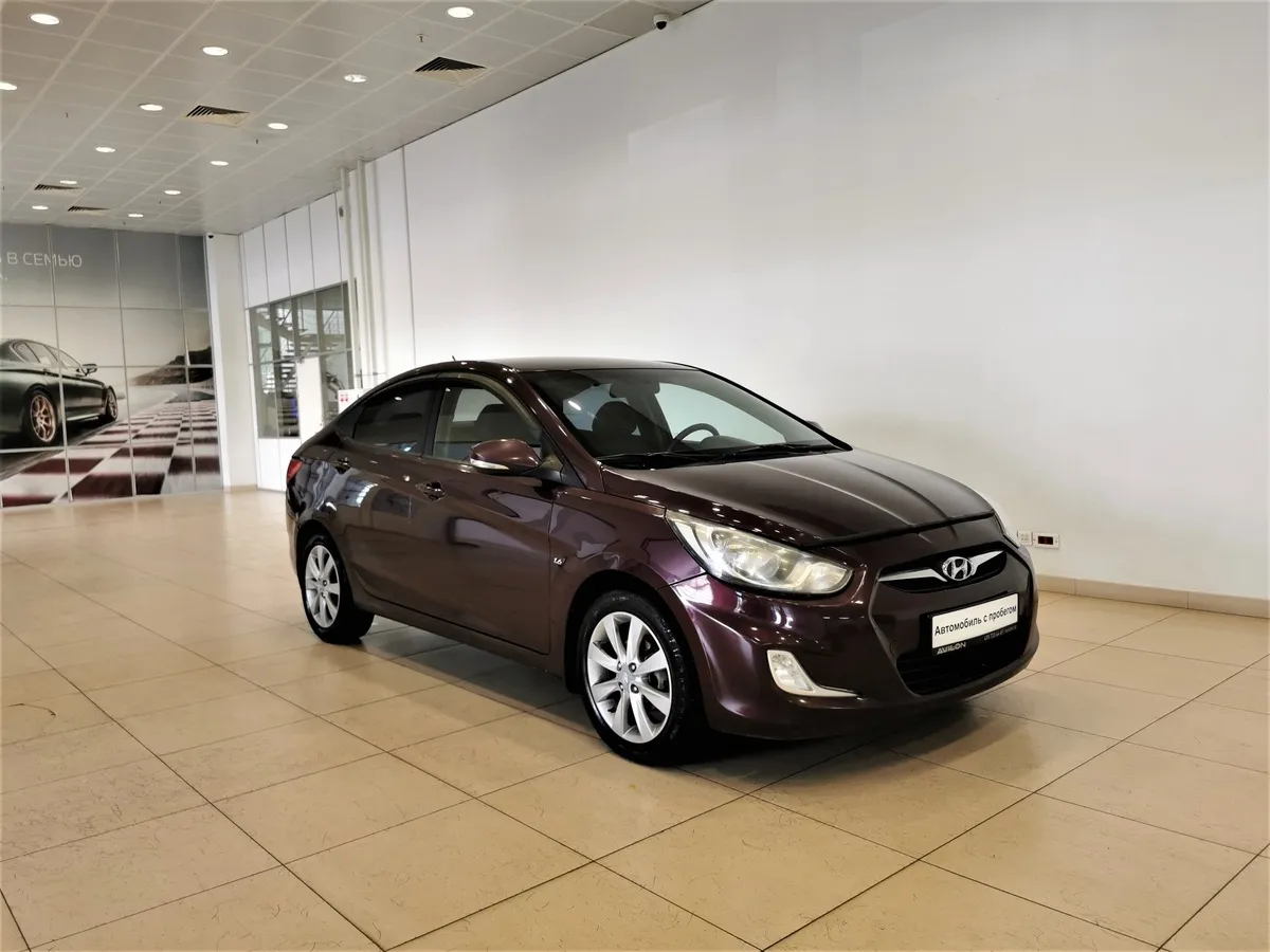 Hyundai Solaris 1.6 AT (123 л.с.) Elegance + Prestige + Safety Фиолетовый в АВИЛОН. Слайд №3