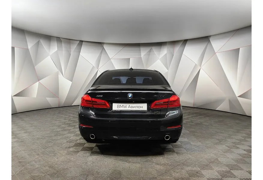 BMW 5 серия 520d xDrive Steptronic (190 л.с.) Base (Локальная сборка) Черный в АВИЛОН. Слайд №4