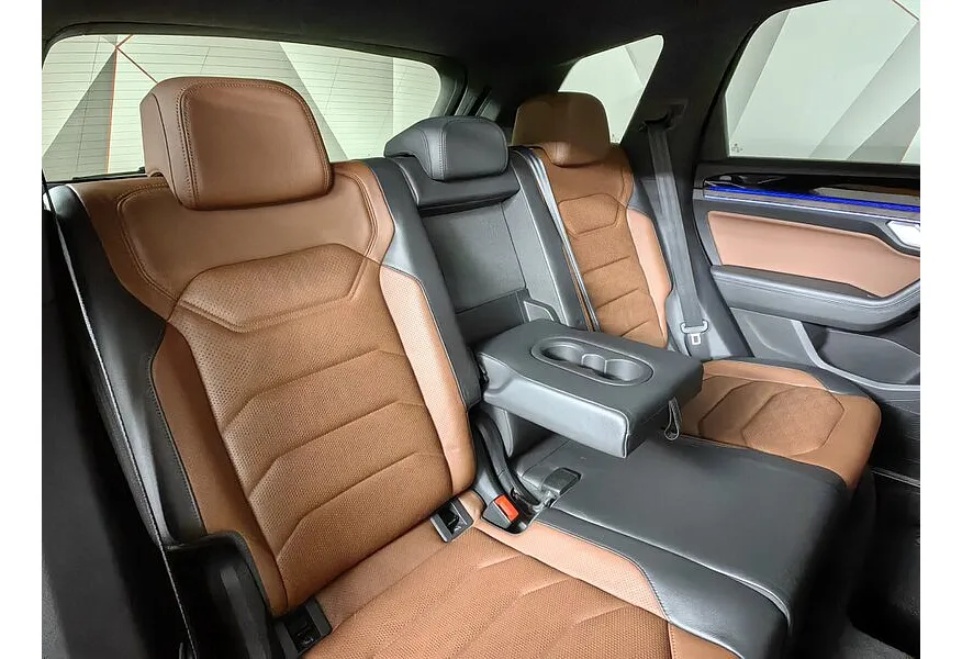 Volkswagen Touareg 2.0 TSI Tiptronic 4Motion (249 л.с.) Respect Коричневый в АВИЛОН. Слайд №15