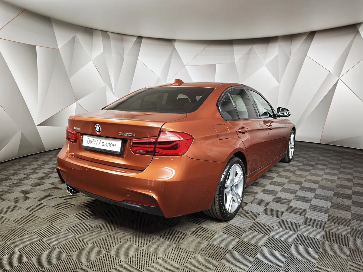 BMW 3 серия 320i xDrive AT (184 л.с.) M Sport Оранжевый в АВИЛОН. Слайд №2