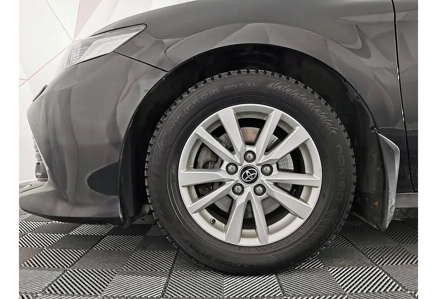 Toyota Camry 2.5 AT (181 л.с.) Черный в АВИЛОН. Слайд №9 Toyota Camry 2.5 AT (181 л.с.) Черный в АВИЛОН. Слайд №9