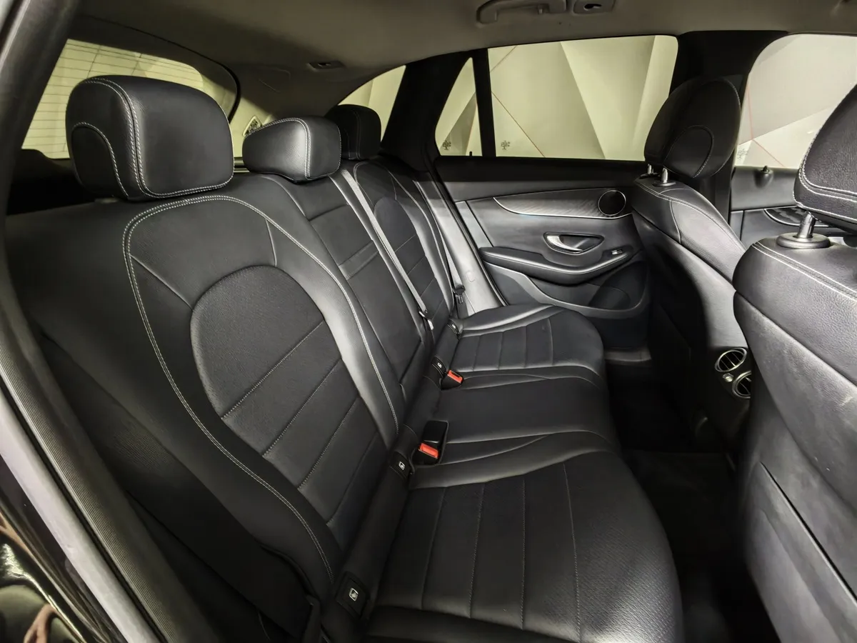 Mercedes-Benz GLC 250 d 9G-TRONIC 4MATIC (204 л.с.) Sport Черный в АВИЛОН. Слайд №16
