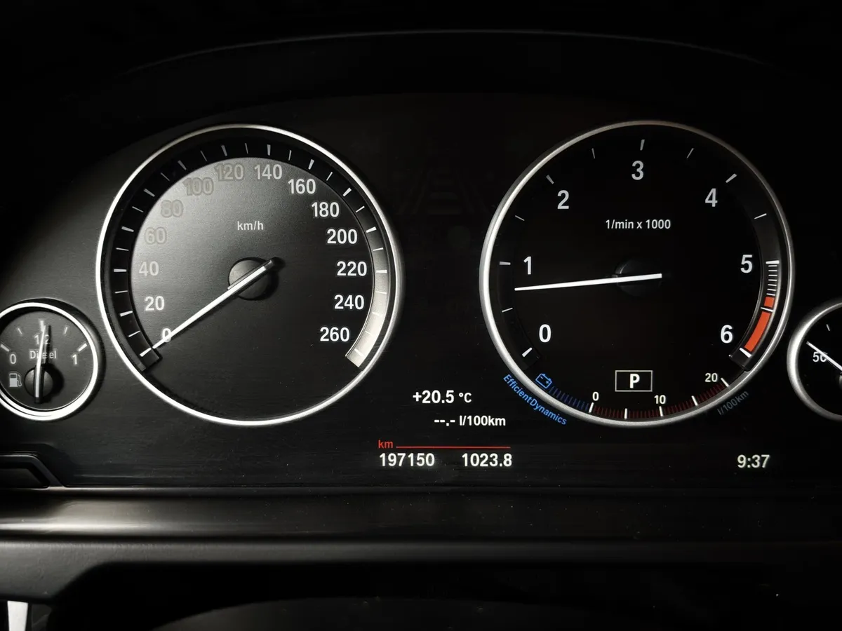 BMW X5 xDrive25d Steptronic (218 л.с.) Business (Локальная сборка) Белый в АВИЛОН. Слайд №13