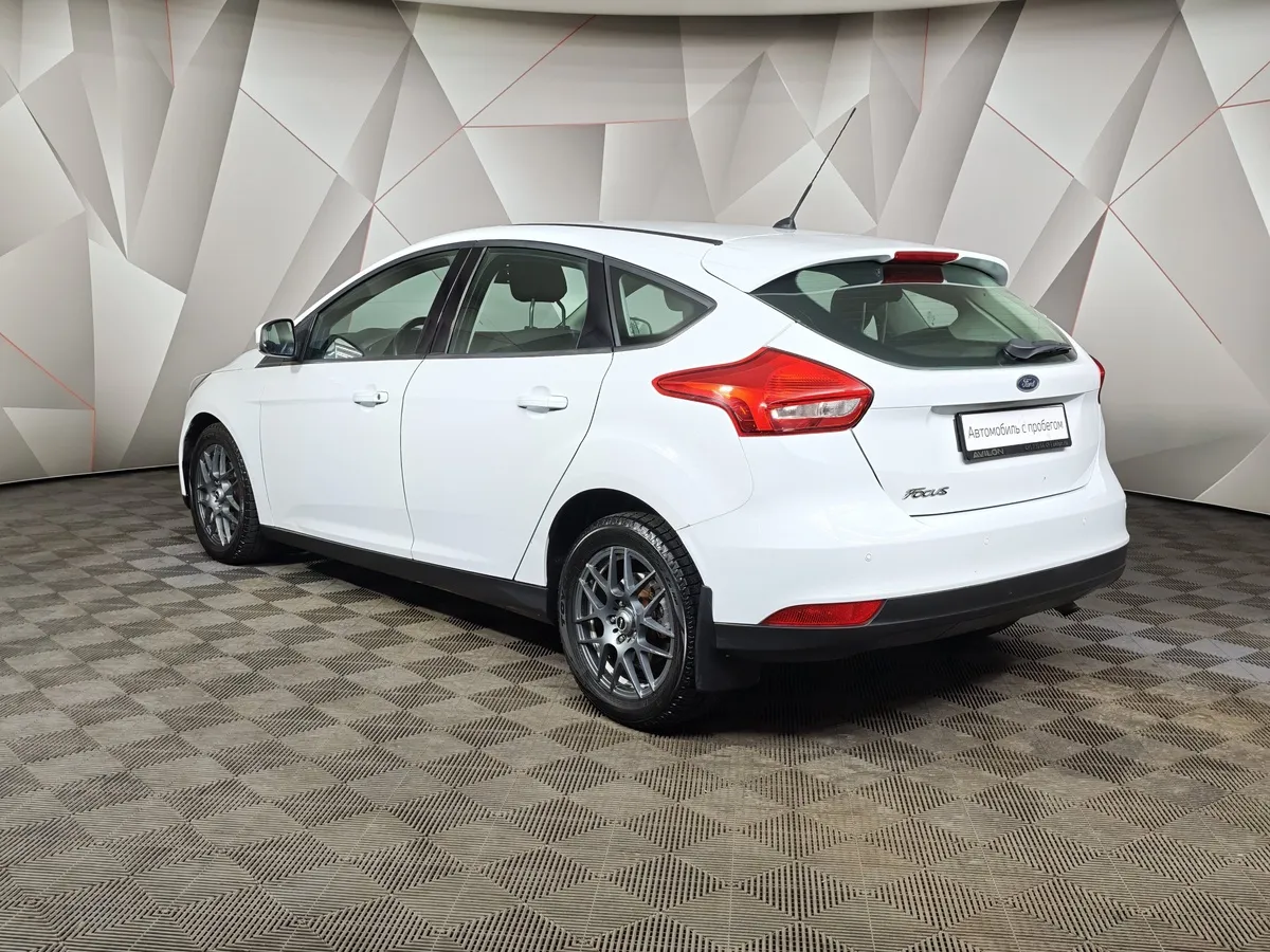 Ford Focus 1.6 PowerShift (105 л.с.) Trend Белый в АВИЛОН. Слайд №4