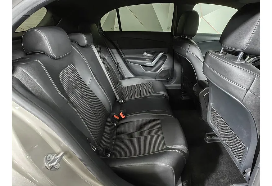 Mercedes-Benz A-Класс A 200 7G-DCT (150 л.с.) Progressive Серебристый в АВИЛОН. Слайд №16