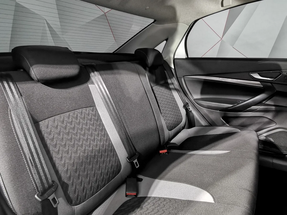ВАЗ (Lada) Vesta 1.8 CVT (122 л.с.) Enjoy'24 Белый в АВИЛОН. Слайд №17