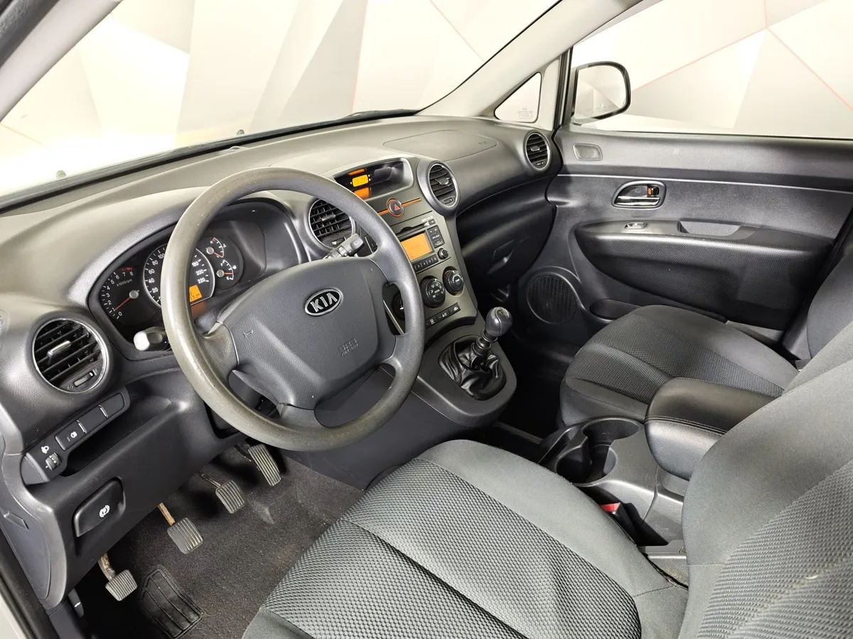 Kia Carens 1.6 MT (126 л.с.) Серебристый в АВИЛОН. Слайд №18