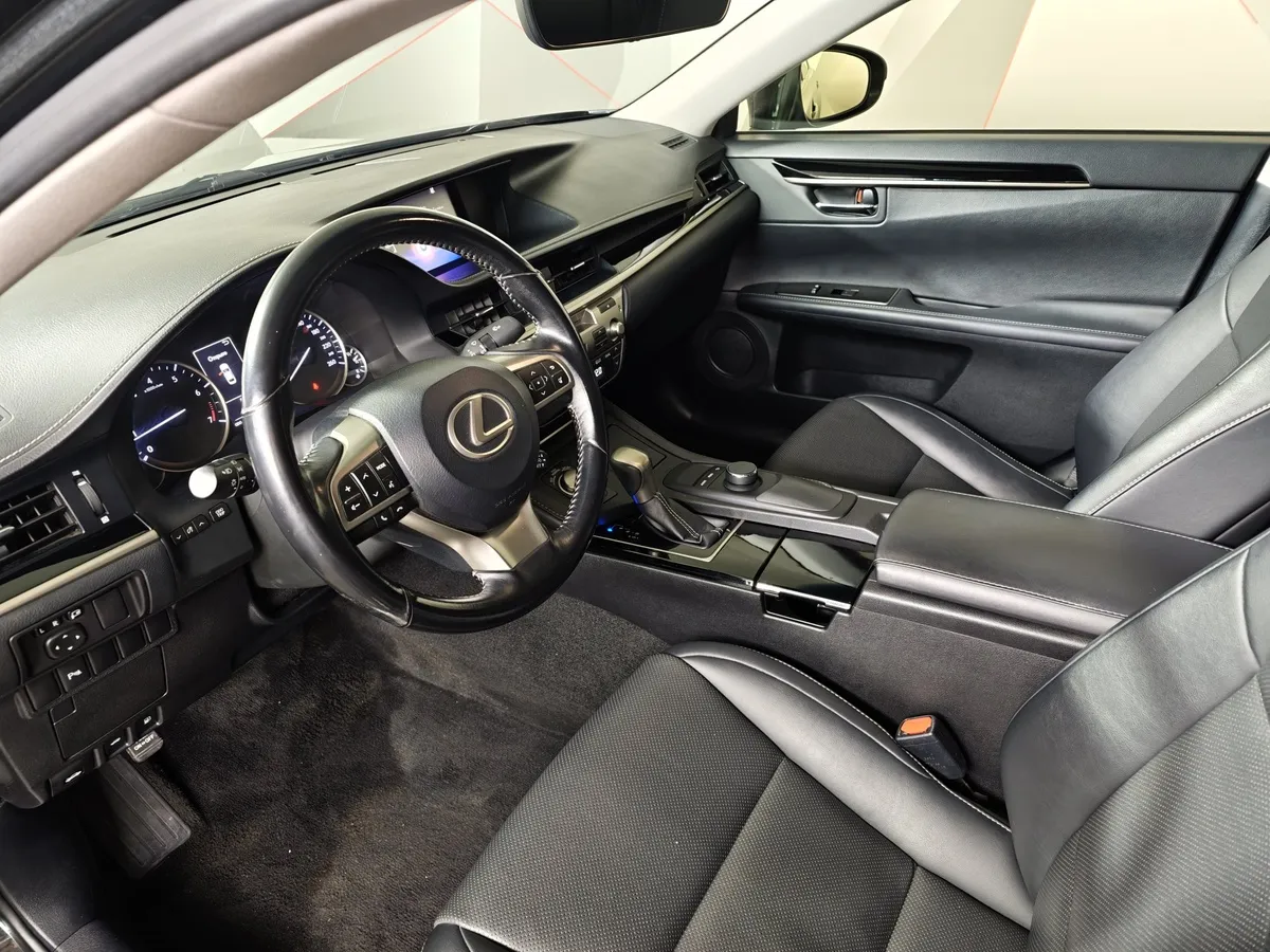 Lexus ES 200 AT (150 л.с.) Черный в АВИЛОН. Слайд №19