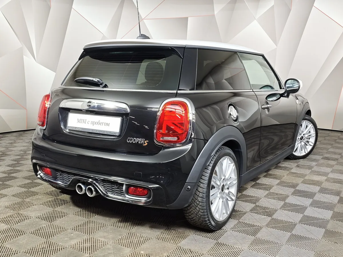 MINI 3 двери Cooper S 2.0 AT (192 л.с.) Черный в АВИЛОН. Слайд №2