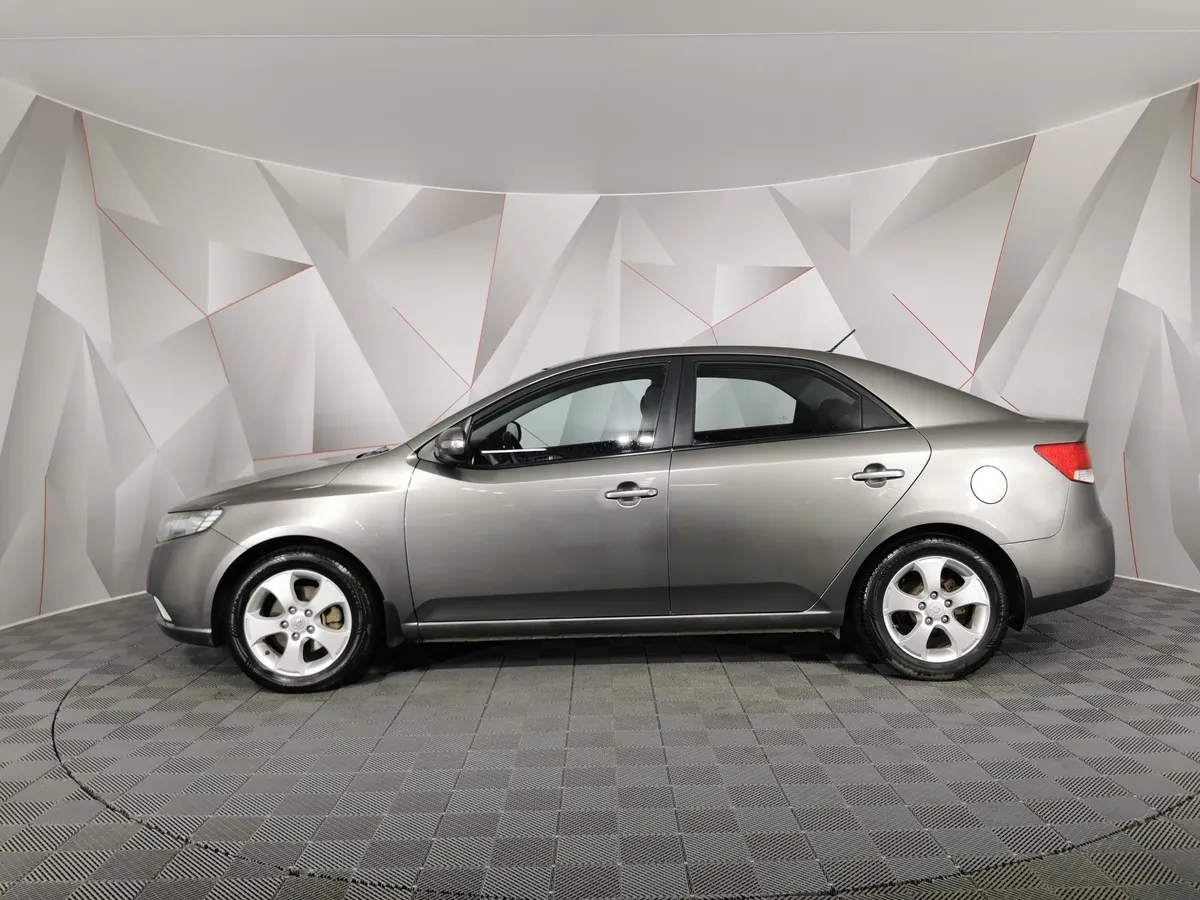Kia Cerato 1.6 AT (126 л.с.) Серый в АВИЛОН. Слайд №5