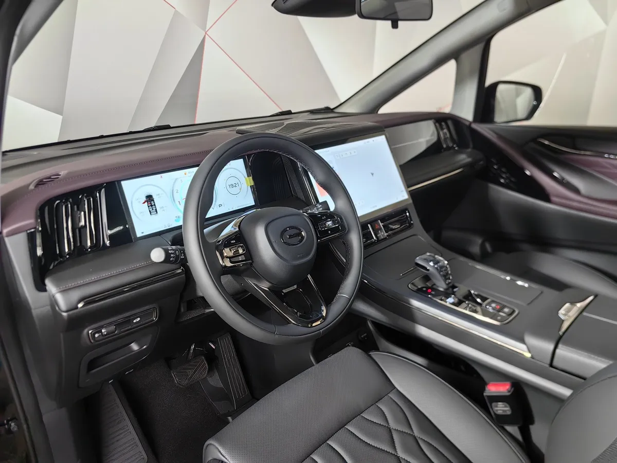 GAC M8 2.0T AT (231 л.с.) 4 места Master Edition Черный в АВИЛОН. Слайд №19