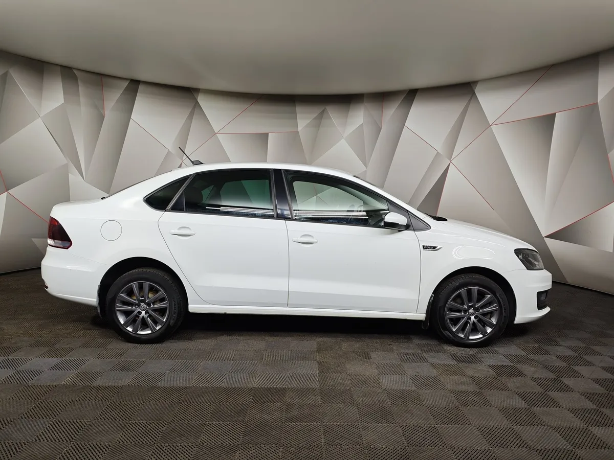 Volkswagen Polo 1.6 MPI MT (110 л.с.) Connect Белый в АВИЛОН. Слайд №6