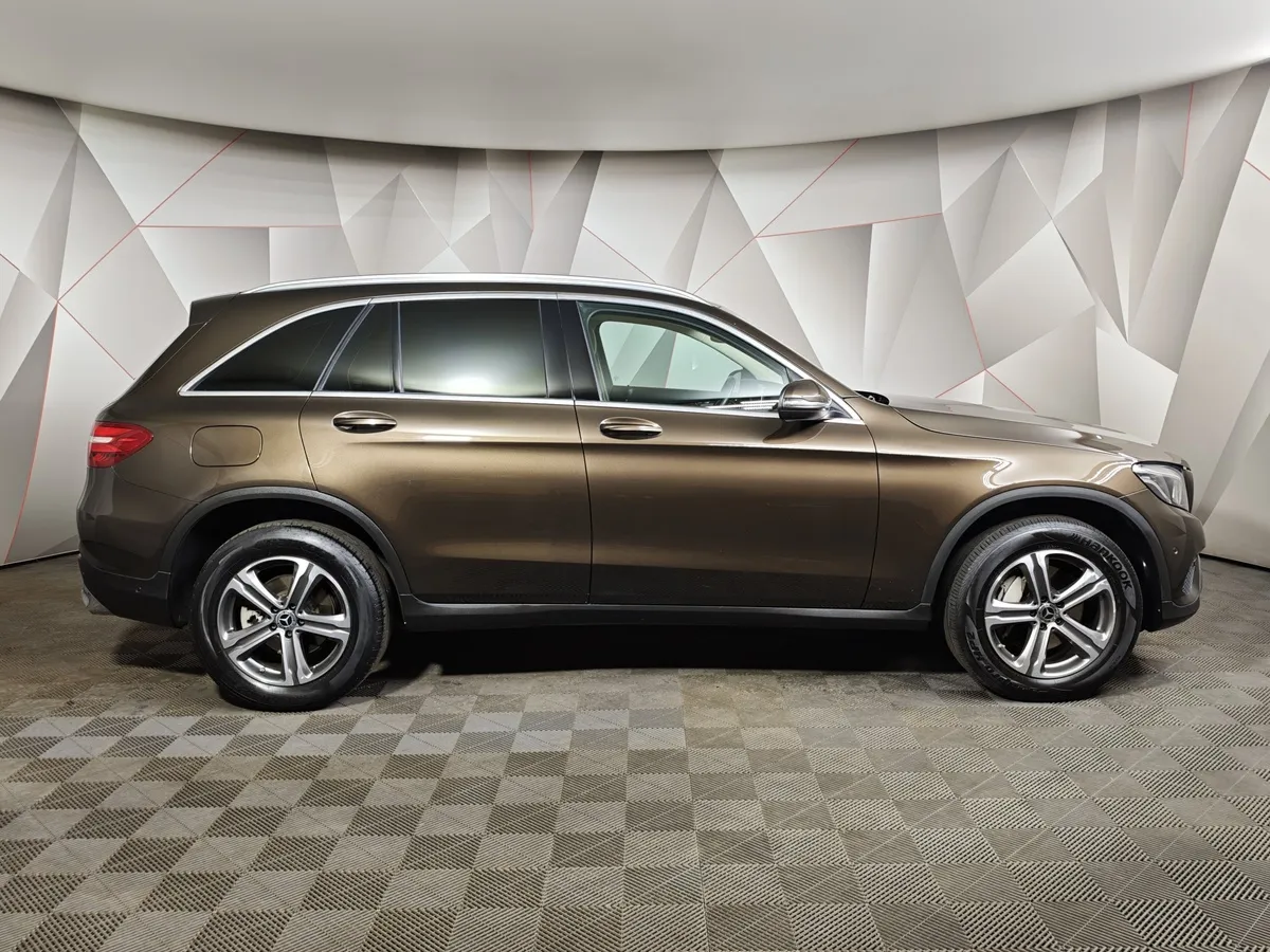 Mercedes-Benz GLC 300 9G-TRONIC 4MATIC (245 л.с.) Коричневый в АВИЛОН. Слайд №6