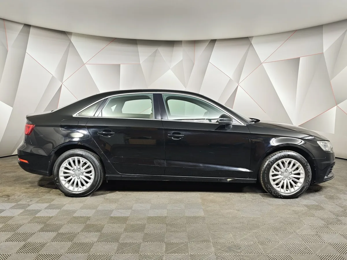 Audi A3 1.4 TFSI S tronic (125 л.с.) Ambition Черный в АВИЛОН. Слайд №6