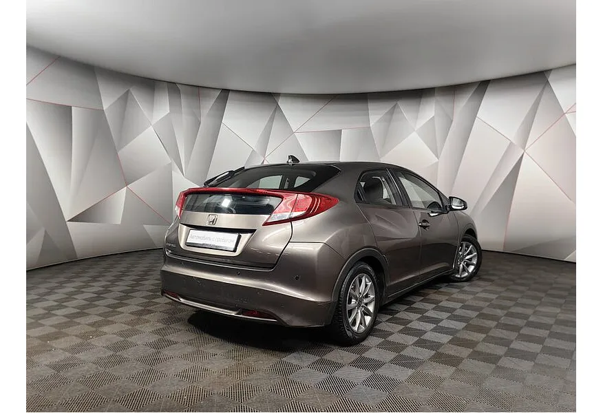 LIVE. Слайд №8