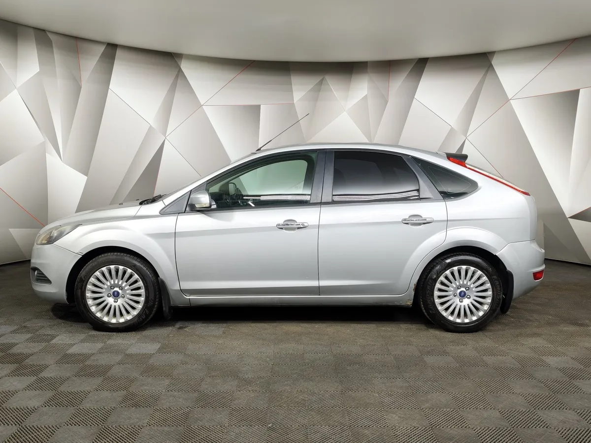 Ford Focus 1.6 AT (101 л.с.) Ghia Серебристый в АВИЛОН. Слайд №5