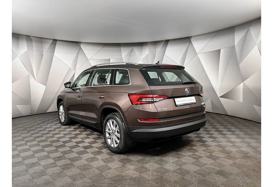 Skoda Kodiaq 2.0 TSI DSG 4X4 (180 л.с.) Коричневый в АВИЛОН. Слайд №4