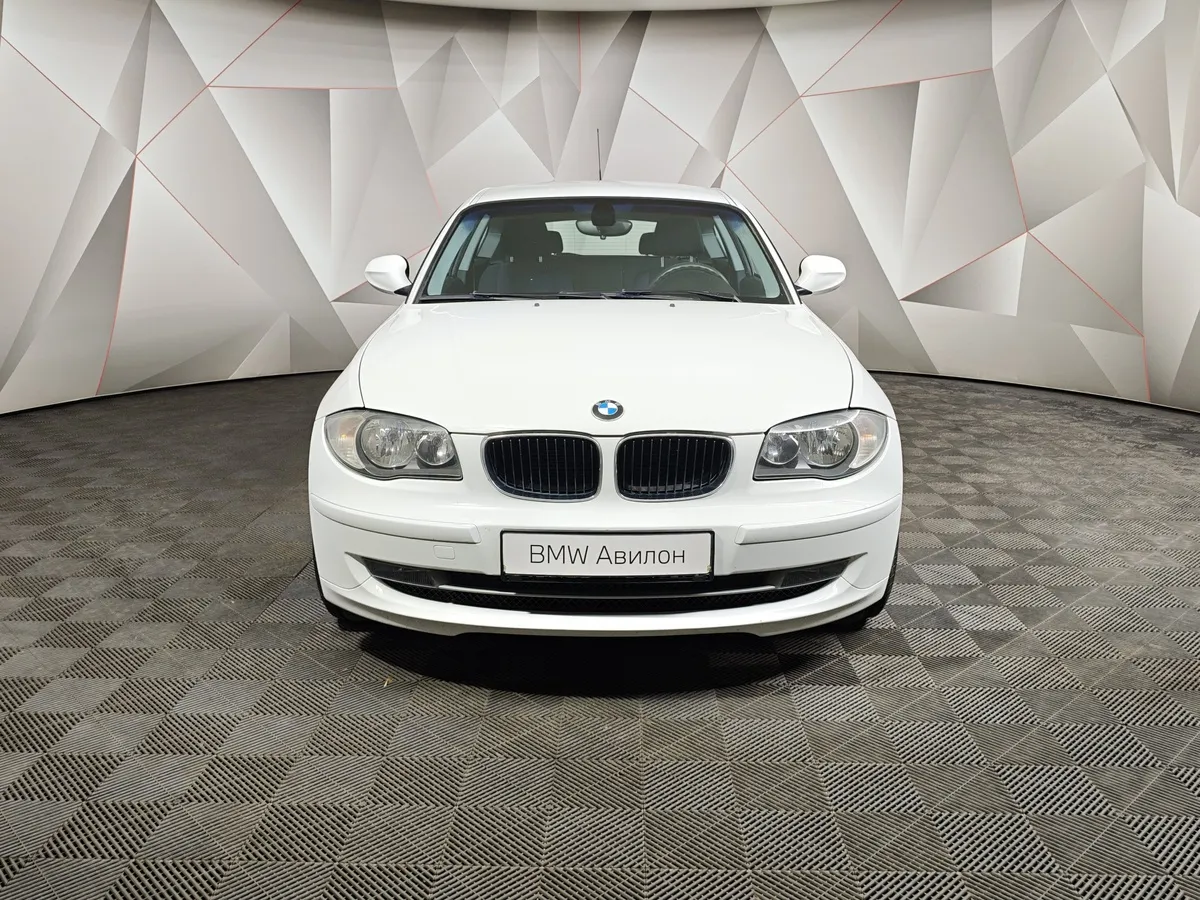 BMW 1 серия 116i AT (115 л.с.) Белый в АВИЛОН. Слайд №3