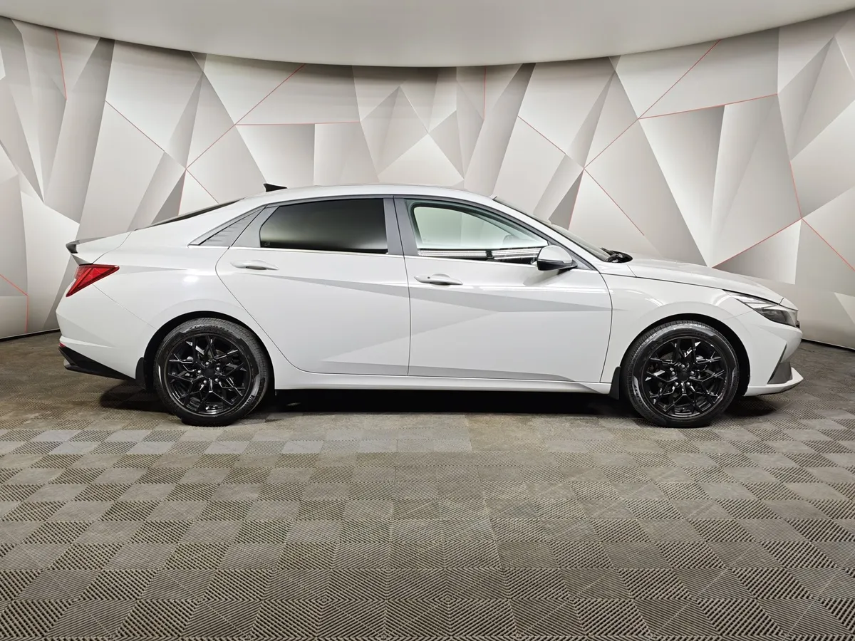 Hyundai Elantra 1.6 AT FWD (128 л.с.) Style Серый в АВИЛОН. Слайд №6