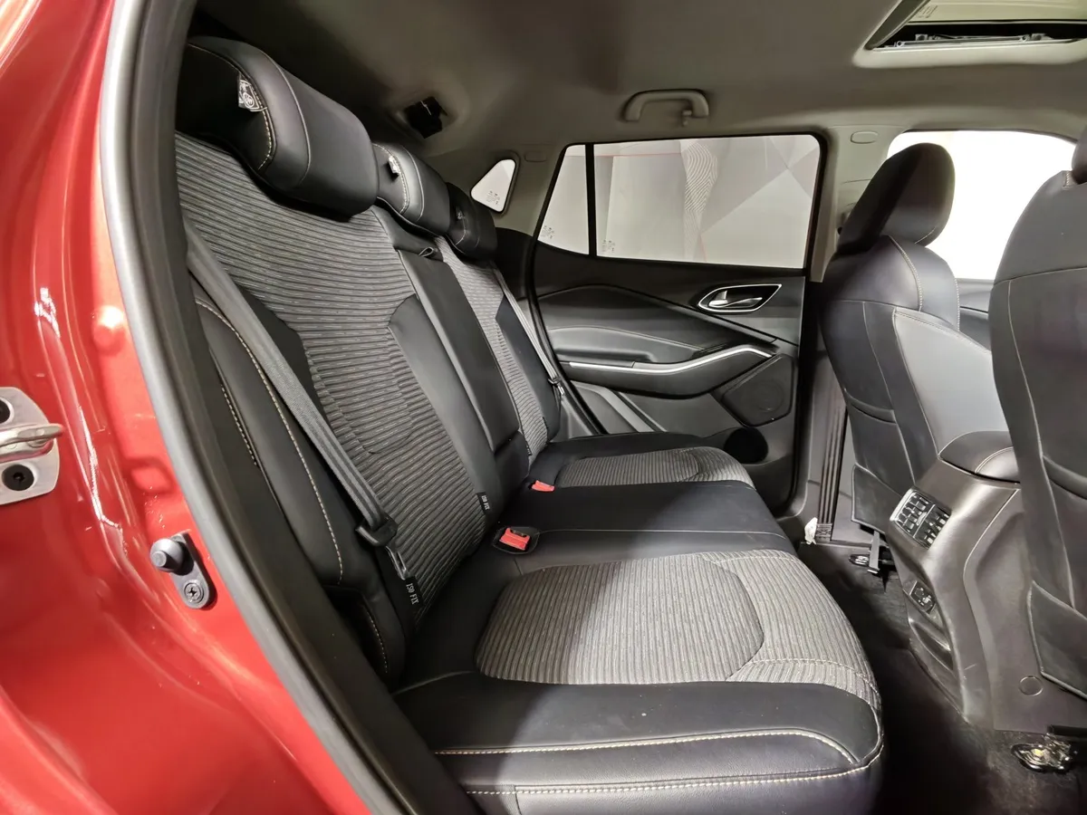 Москвич 3 1.5 CVT (150 л.с.) Standart Красный в АВИЛОН. Слайд №16