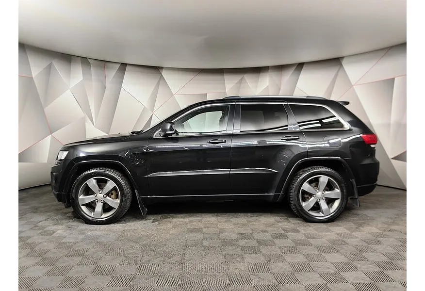 Jeep Grand Cherokee 3.0 TD AT (241 л.с.) Overland Черный в АВИЛОН. Слайд №5