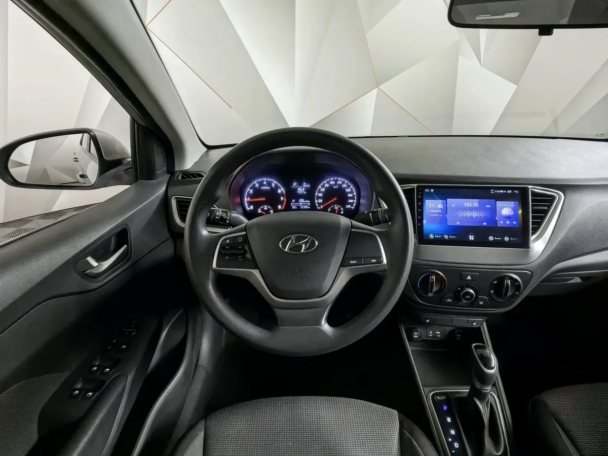 Hyundai Solaris 1.6 AT (123 л.с.) Active Plus Серебристый в АВИЛОН. Слайд №20
