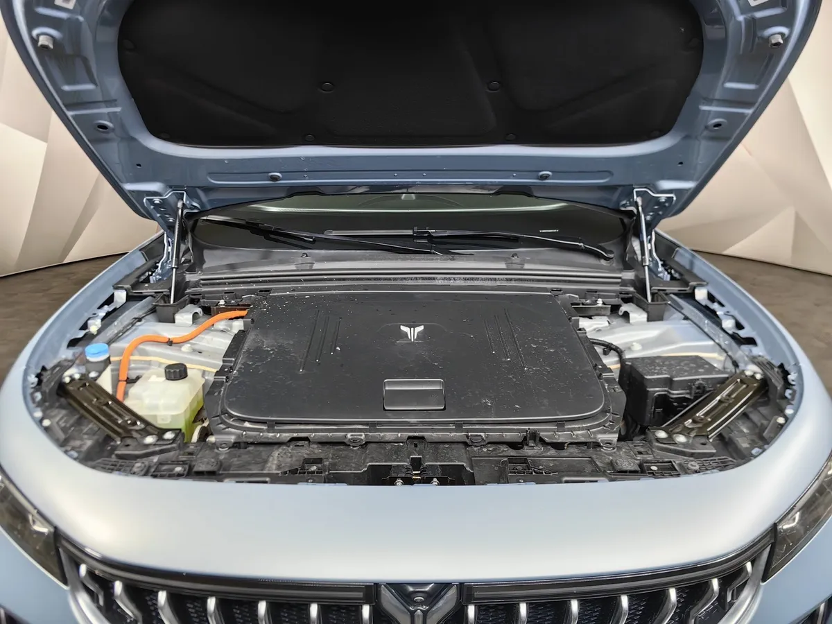 Voyah Free AT AWD (489 л.с.) Серый в АВИЛОН. Слайд №11