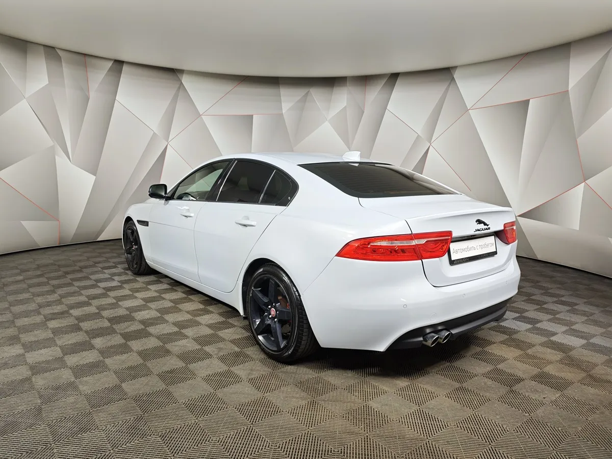 Jaguar XE 2.0 D AT (180 л.с.) Prestige Белый в АВИЛОН. Слайд №4