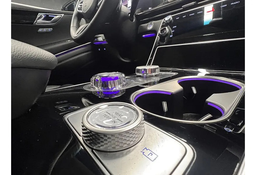 Genesis GV80 2.5 T-GDI 8AT 4WD (249 л.с.) Синий в АВИЛОН. Слайд №12 Genesis GV80 2.5 T-GDI 8AT 4WD (249 л.с.) Синий в АВИЛОН. Слайд №12