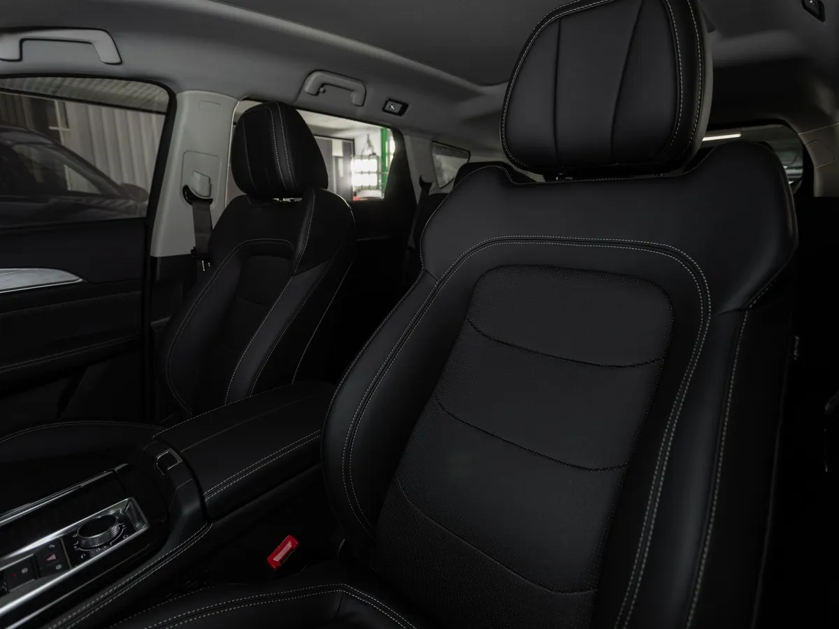 JETOUR X70 Plus 1.6 DCT (190 л.с.) Luxury Черный в АВИЛОН. Слайд №6
