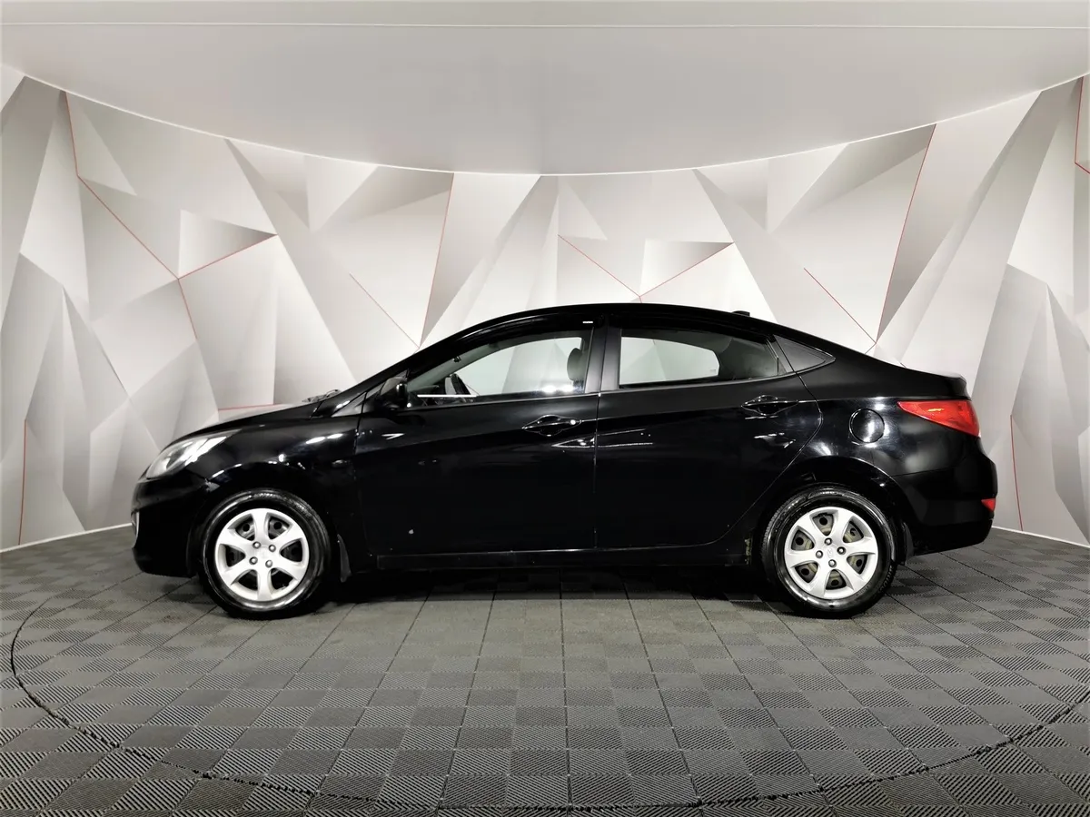 Hyundai Solaris 1.4 MT (107 л.с.) Active Черный в АВИЛОН. Слайд №5