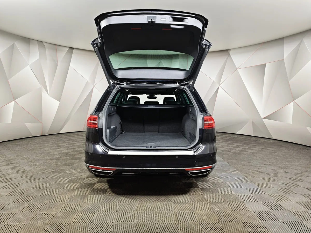 Volkswagen Passat 2.0 TSI BlueMotion DSG 4motion (220 л.с.) Variant Черный в АВИЛОН. Слайд №12