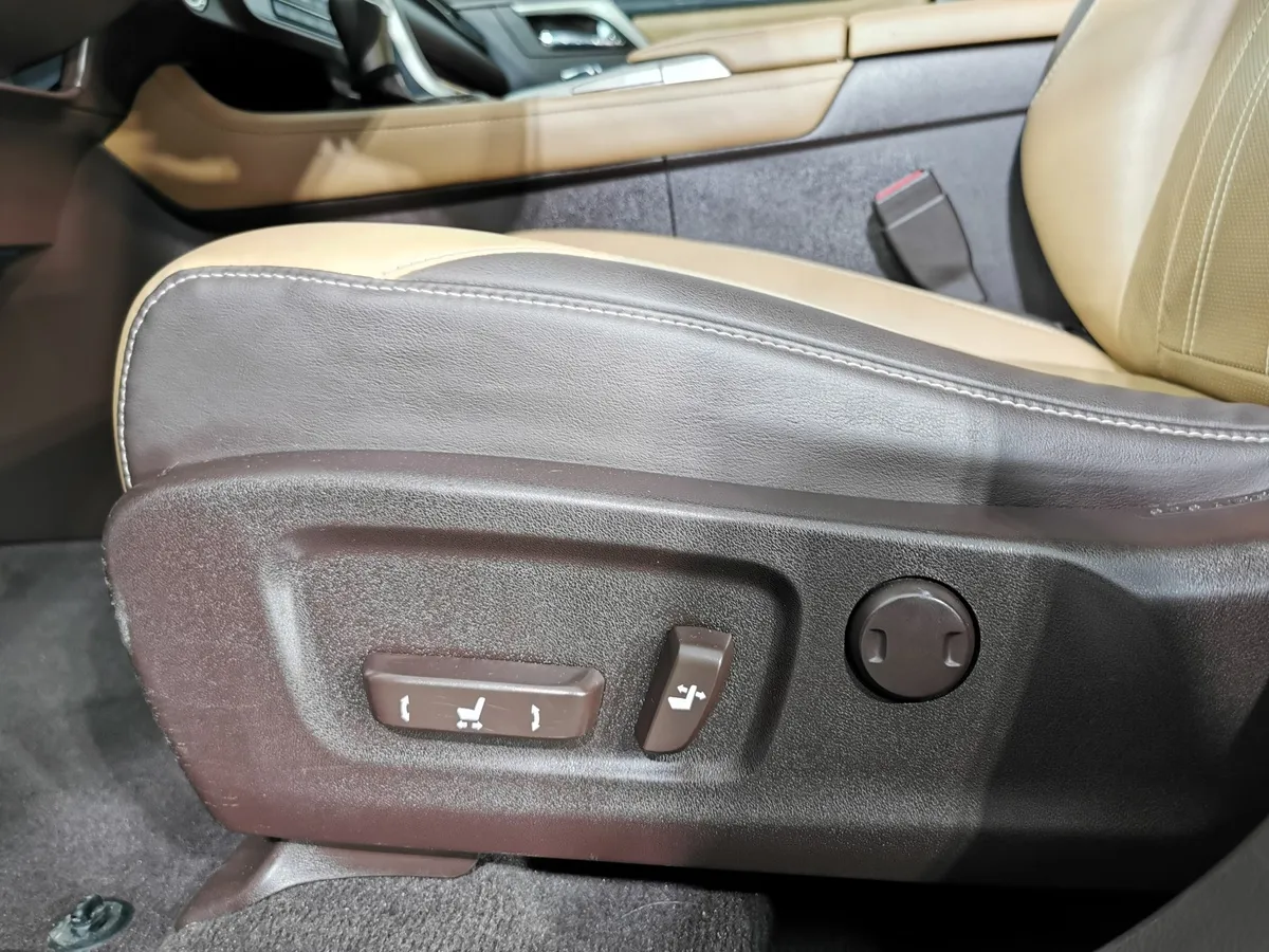 Lexus RX 300 AT AWD (238 л.с.) Executive Белый в АВИЛОН. Слайд №23