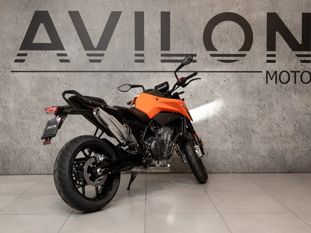 KTM 790 Duke 799 см³ (95 л.с.) 799 Оранжевый в АВИЛОН. Слайд №8 KTM 790 Duke 799 см³ (95 л.с.) 799 Оранжевый в АВИЛОН. Слайд №8