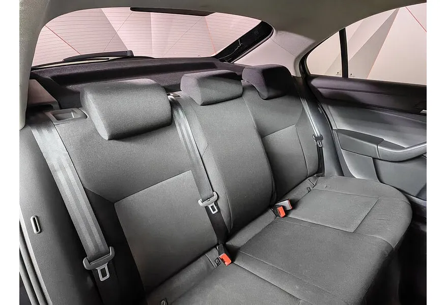 Skoda Rapid 1.6 AT (110 л.с.) Черный в АВИЛОН. Слайд №16