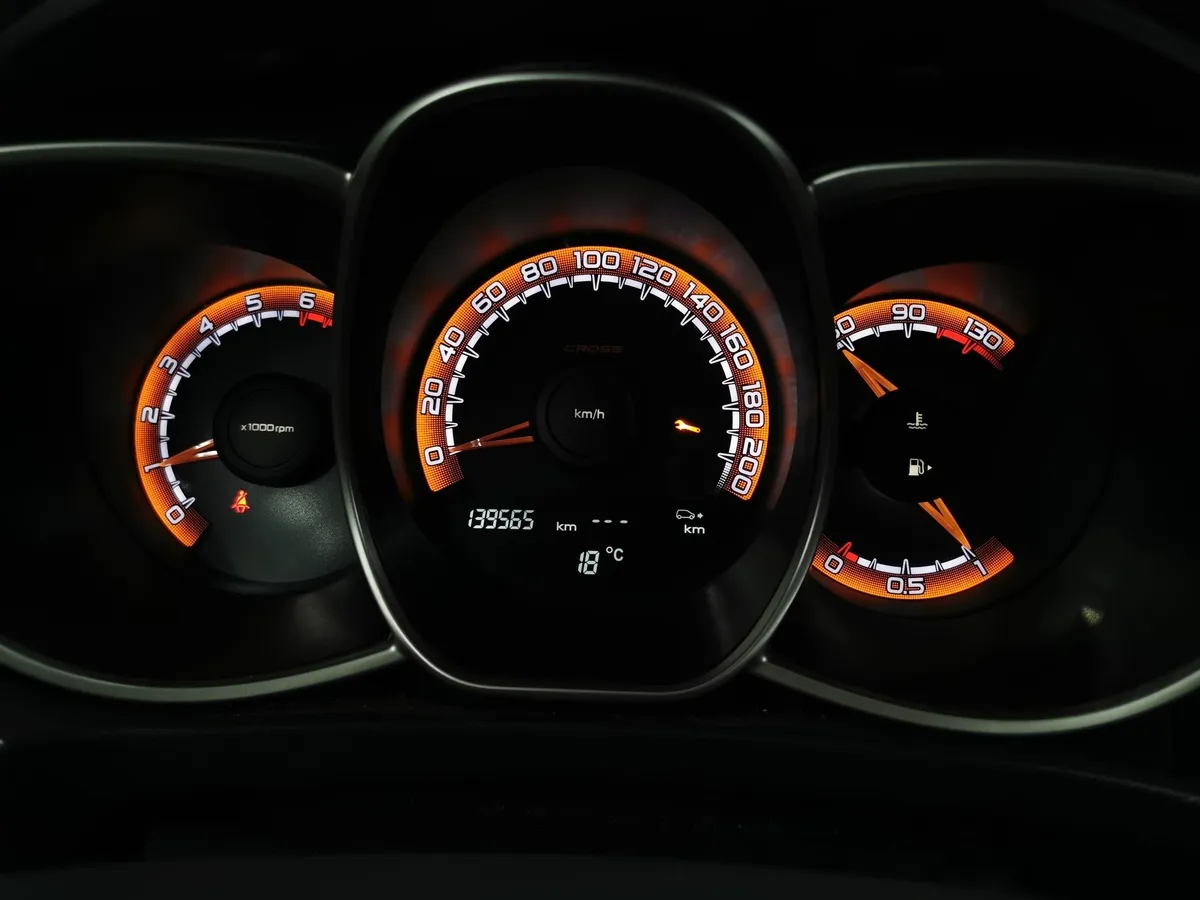 ВАЗ (Lada) Vesta 1.8 MT (122 л.с.) Оранжевый в АВИЛОН. Слайд №17