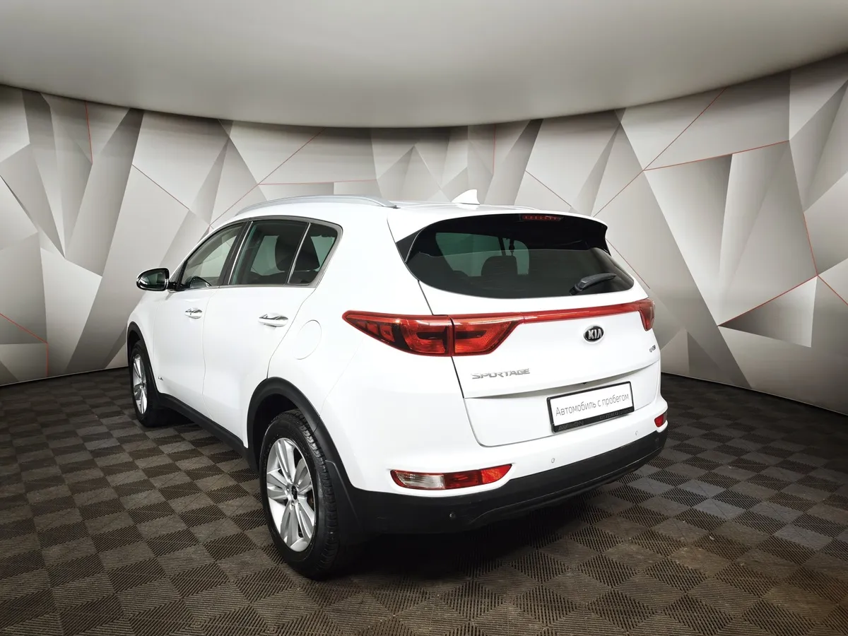 Kia Sportage 2.0 AT 4WD (150 л.с.) Luxe Белый в АВИЛОН. Слайд №4