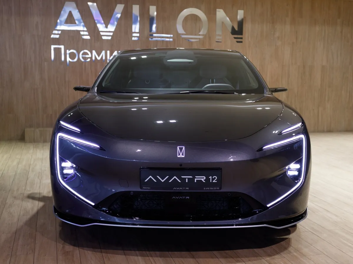 Avatr 12 AT 4WD (578 л.с.) Dual Motor Dynamic Серый в АВИЛОН. Слайд №3