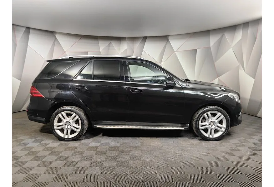 Mercedes-Benz GLE 300 4MATIC 7G-TRONIC Plus (249 л.с.) Черный в АВИЛОН. Слайд №6