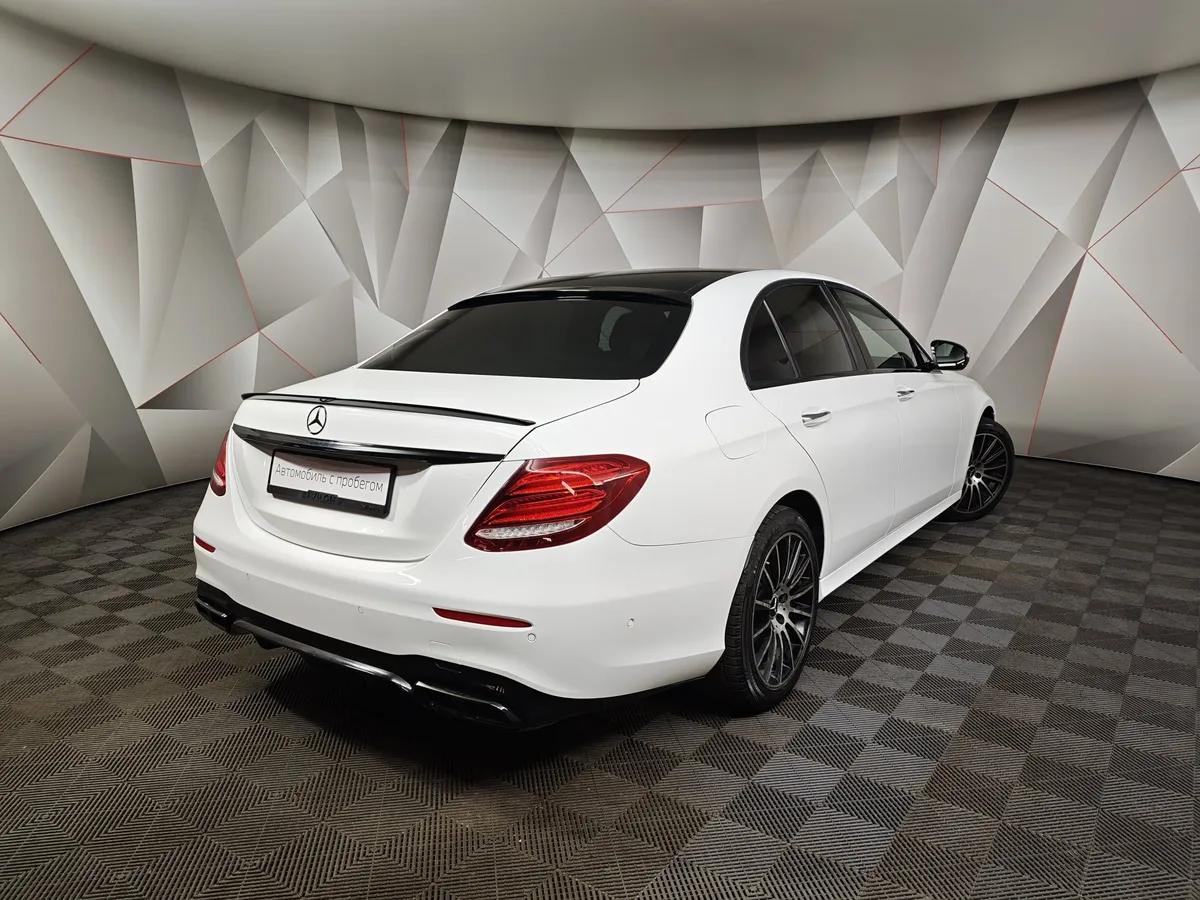 Mercedes-Benz E-Класс E 300 9G-TRONIC (245 л.с.) Sport Plus Белый в АВИЛОН. Слайд №2