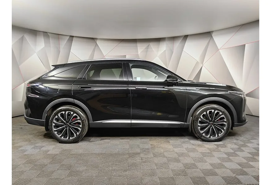 EXEED RX 2.0T DCT 4WD (249 л.с.) Platinum Черный в АВИЛОН. Слайд №6