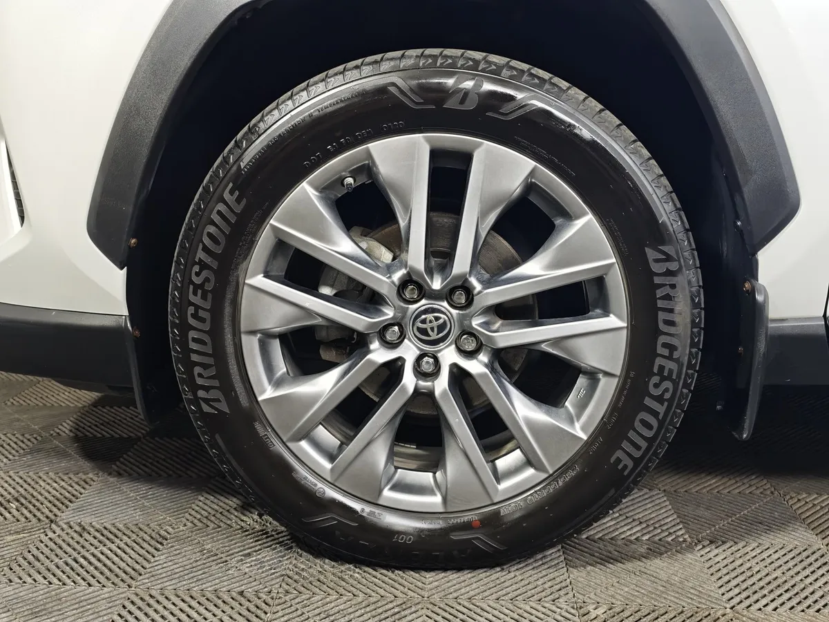 Toyota RAV4 2.0i CVT AWD (149 л.с.) Белый в АВИЛОН. Слайд №9